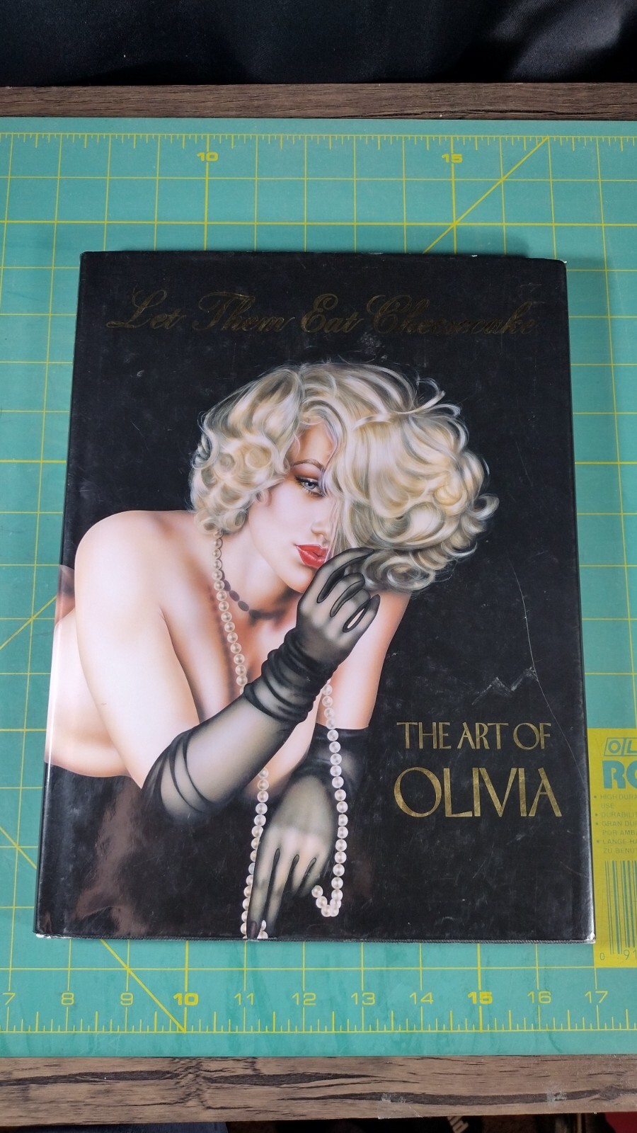 Let Them Eat Cheesecake (The Art of Olivia, Vol. 1