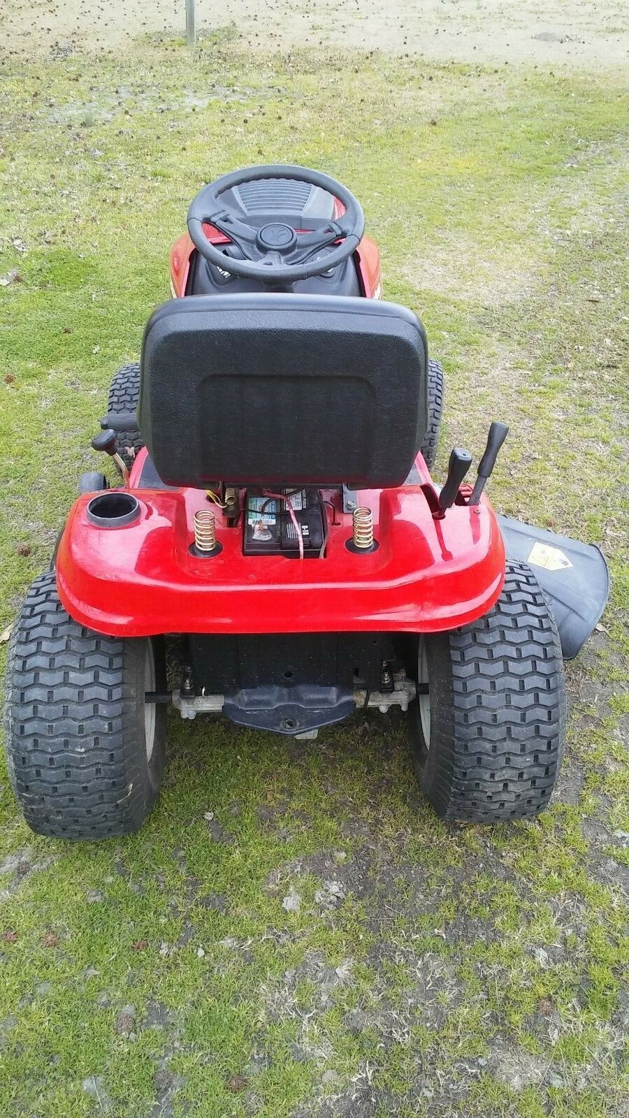 MTD Yard Machines 13B2775S000 Riding Lawn Mower Tractor