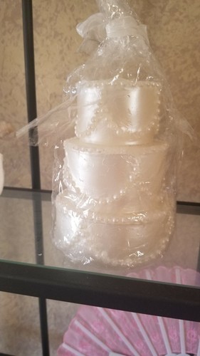 Wedding cake candle