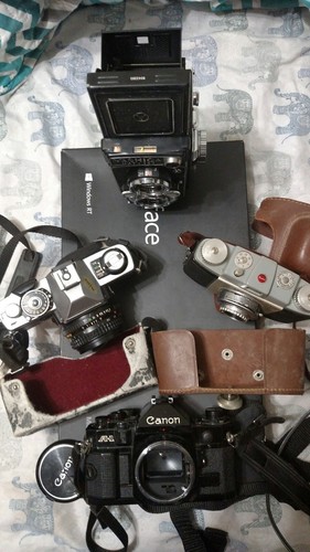 Vinatage Bundle Cameras- Yashica MAT-124, Minolta XG1, Cannon A1, & Kodak...