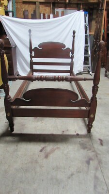 Vintage Mahogany Pineapple