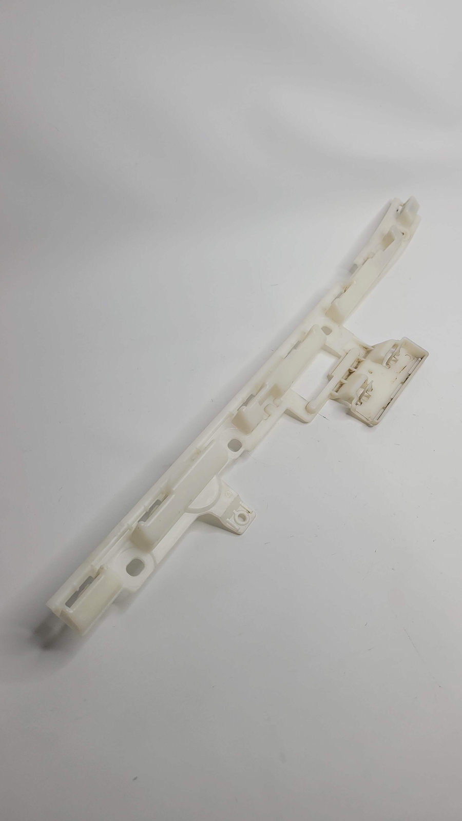 0 Bmw M4 G82/G83 ROCKER PANEL MOULDING BRACKET 8077793 image 4