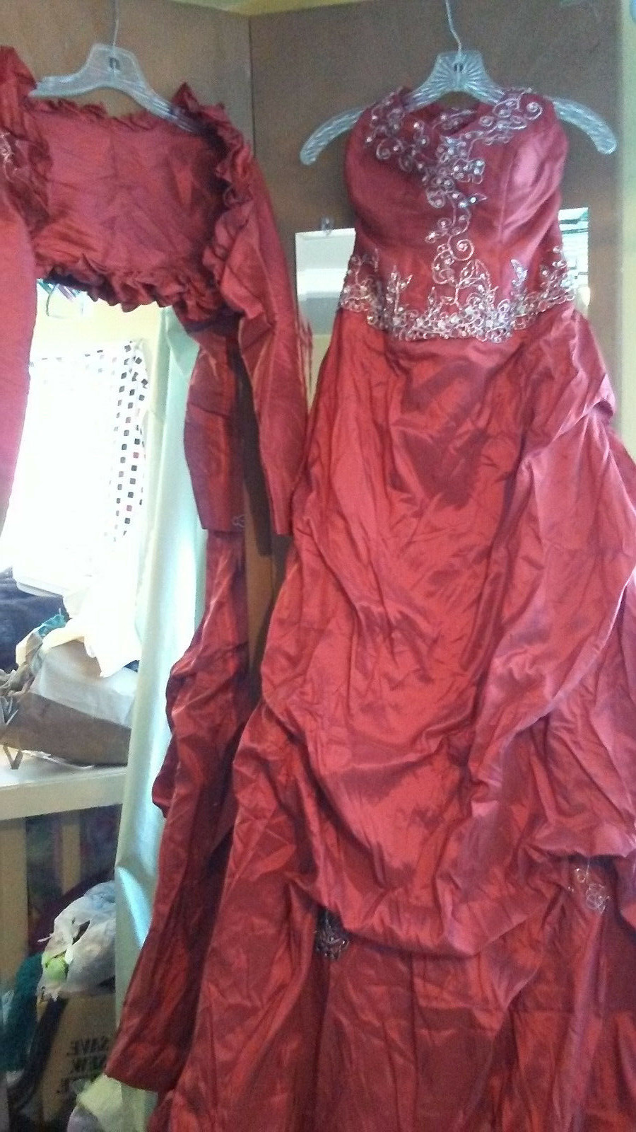 Lot of 10 wedding prom anniversary. Dresses