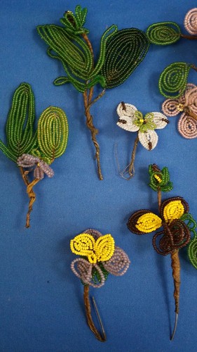 16 pcs Vintage Hand Wired Beaded Glass Bead Flower Floral Stems 2 1/2