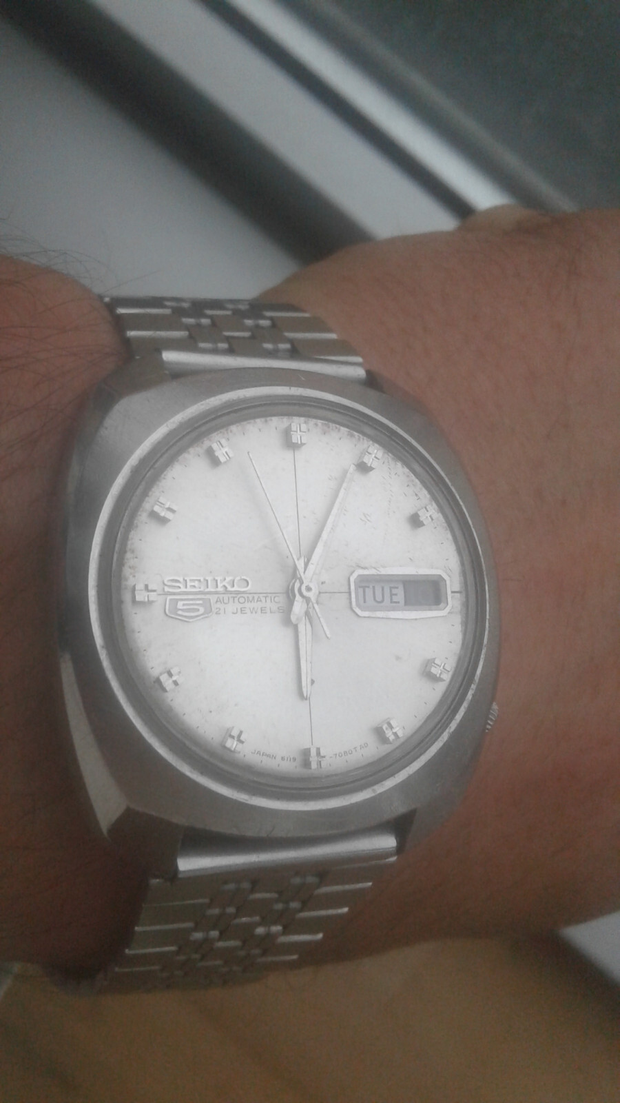 Seiko 5 6119-7083 WHITE DIAL AUTOMATIC VINTAGE WATCH MADE IN