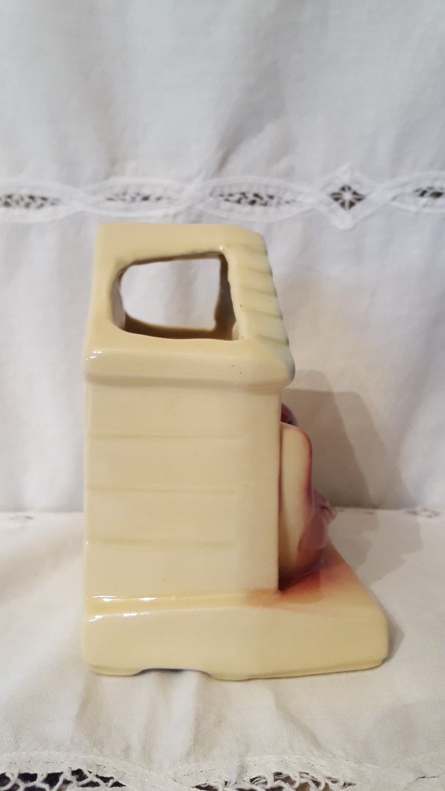 Vintage Shawnee pottery Wall Pocket Planter Bird house birds Mint Condition