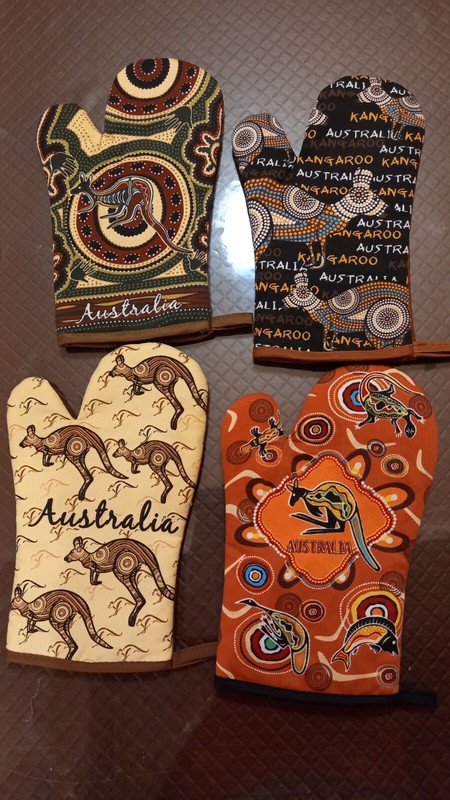 4 Australia souvenir kangaroo oven glove design NEW kitchen gift