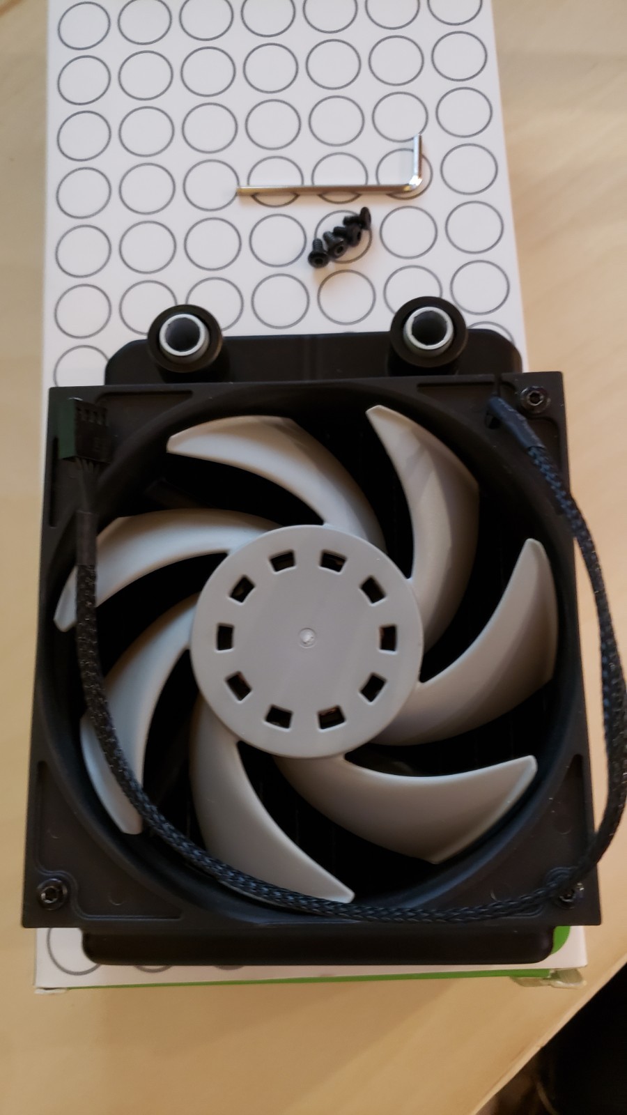 EK-FG 120 EXPANSION PACK - Radiator, 1 Vardar fan, and 2 Fittings! Works great!