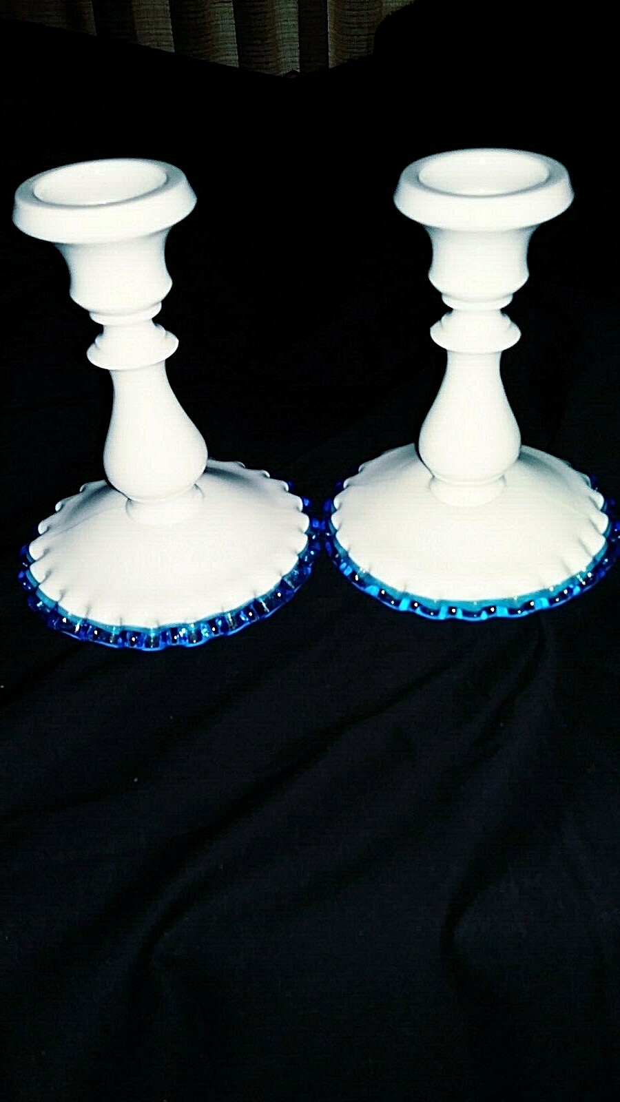 VINTAGE FENTON RUFFLED BLUE CREST WHITE MILK GLASS CANDLE STICK HOLDER PAIR