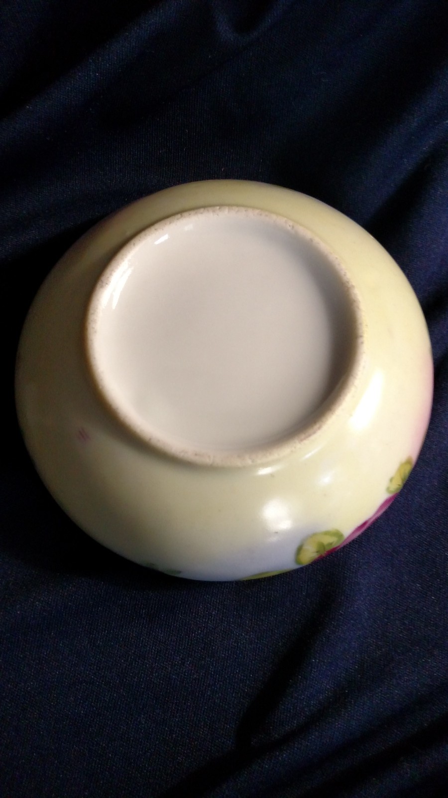 Nippon Large Hair Receiver - Purple Roses with Green Leaves