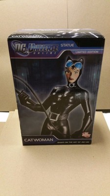 DC UNIVERSE ONLINE CATWOMAN STATUE (FACTORY SEALED, BRAND NEW, UNOPENED)
