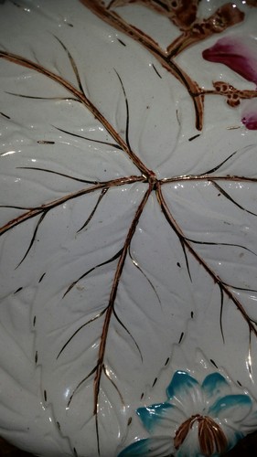 ENGLISH ANTIQUE 19C TEXTURED MAJOLICA LARGE LEAF SHALLOW DISH WITH FLOWERS