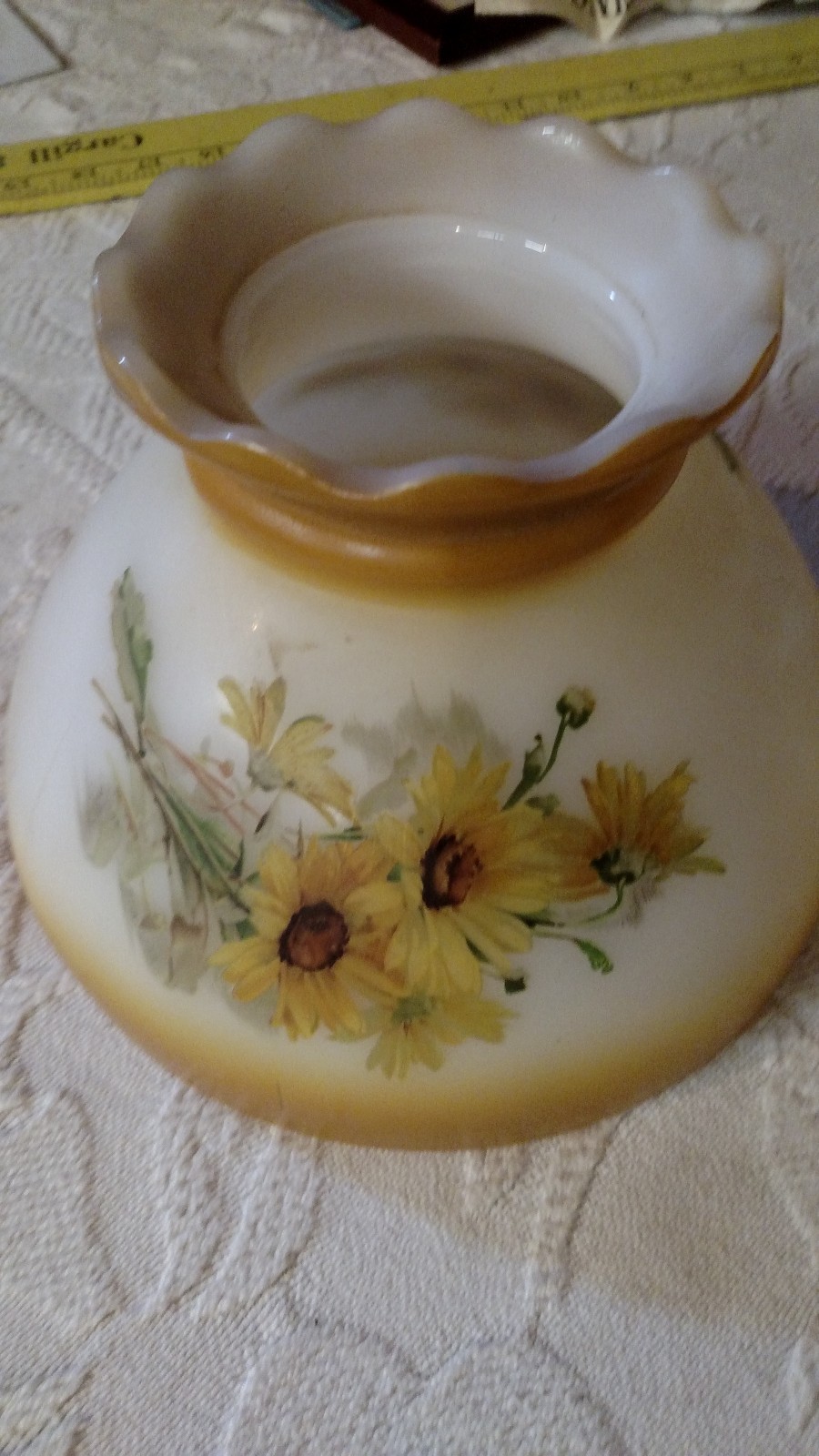 Vtg antique GLASS Hurricane Aladdin Lamp Shade HAND PAINTED Daisy8