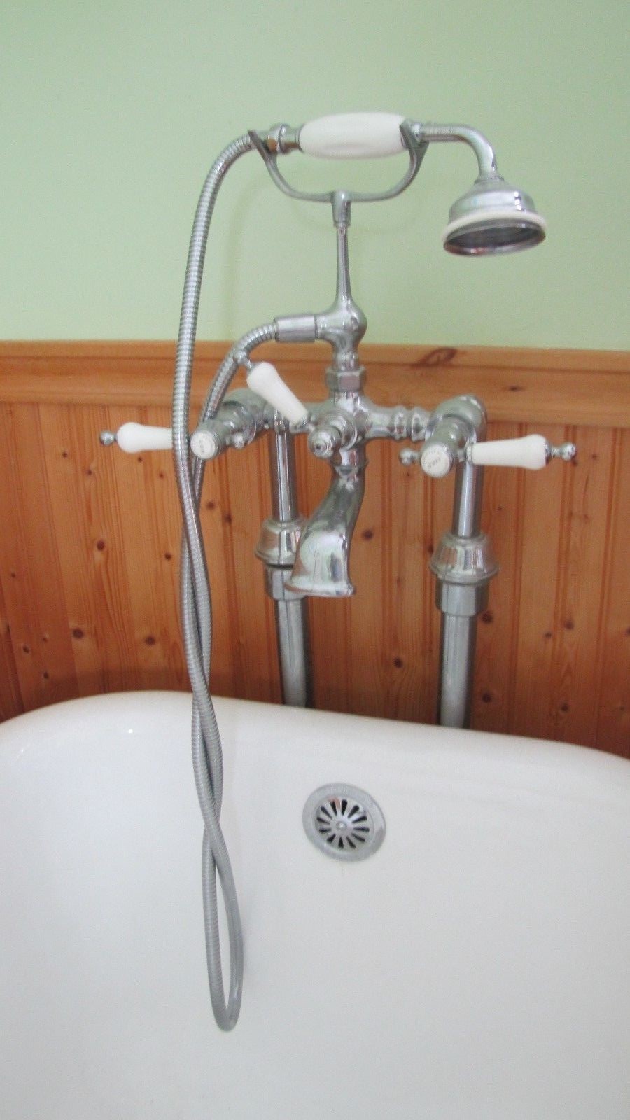 CHATSWORTH CAST IRON CLAW FOOT BATH TUB 60