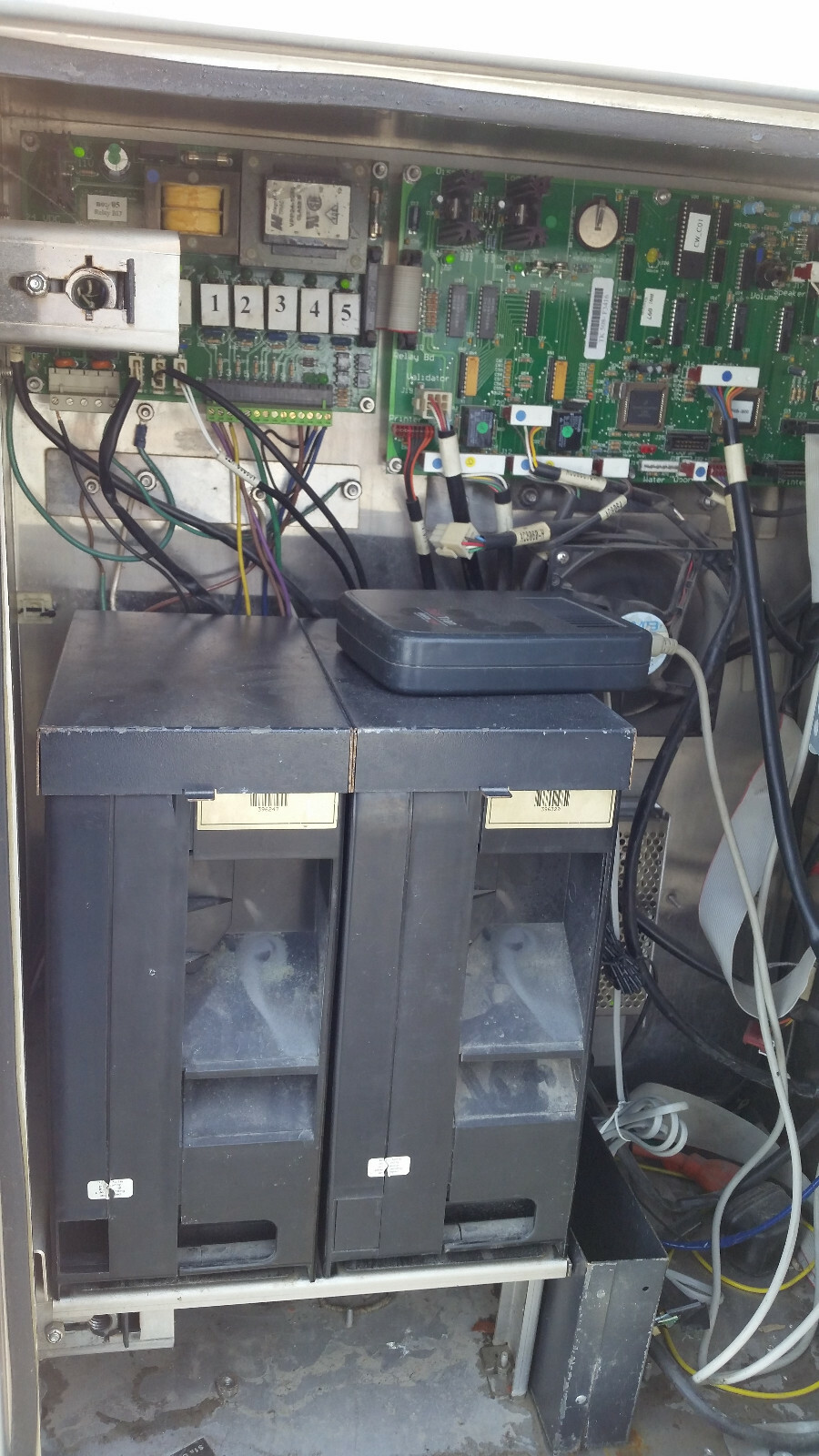 USED American Changer AC-8001 Automatic Car Wash Pay Station