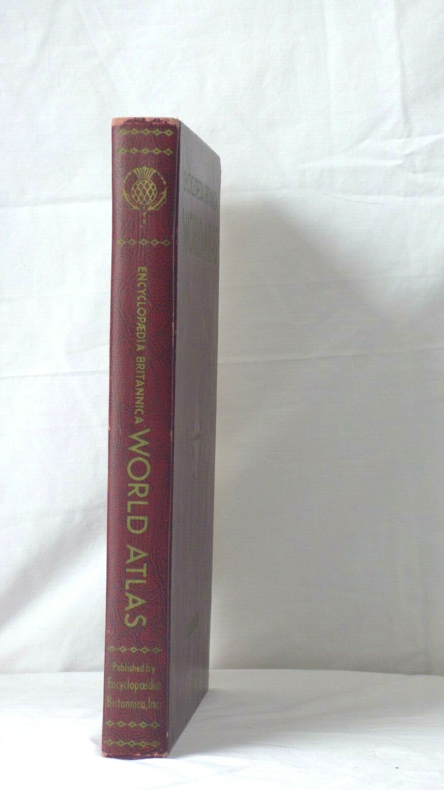 ENCYCLOPAEDIA BRITANNICA WORLD ATLAS BOOKUNABRIDGED DATE 1959 NICE CON 15
