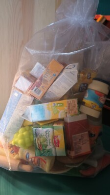 Play Food Items from the Netherlands for Play Kitchens-pre-own-66 pieces