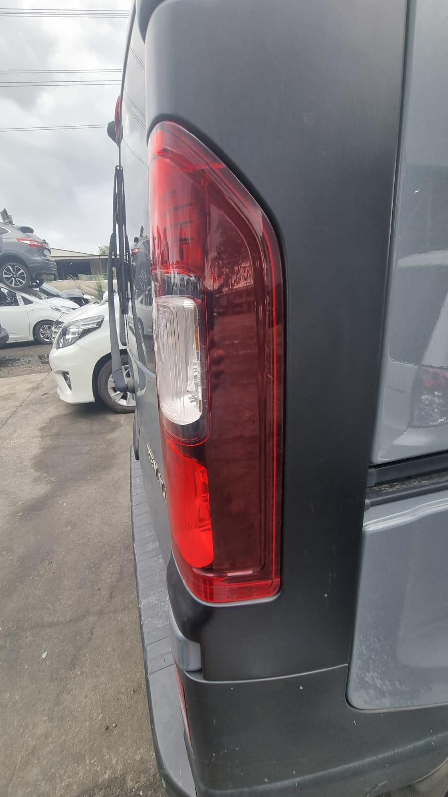 RENAULT TRAFIC 01/2015-2026 RIGHT FRONT WINDOW REG/MOTOR X82 - thumbnail 8