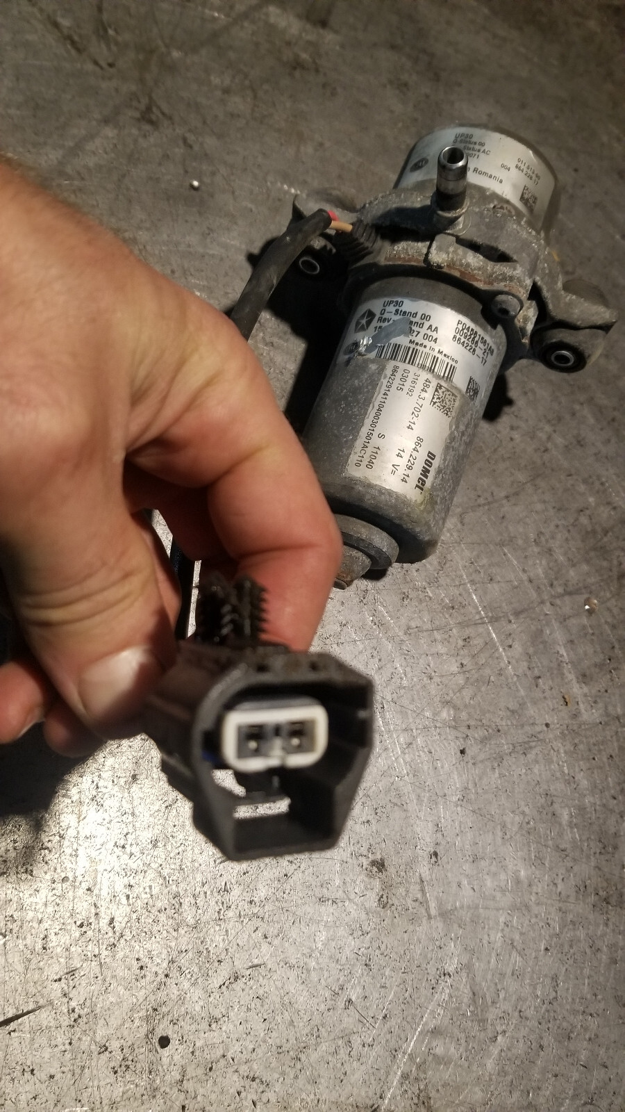 2011-2018 Dodge Ram 1500 Brake Booster Air Pump OEM P04581581AB - Picture 2 of 5