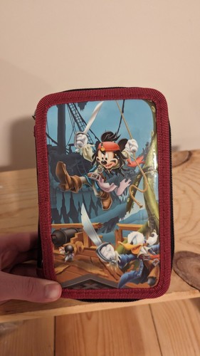 Case Mickey Mouse Pirates Of The Caribbean Disney Parks Zippered Complete