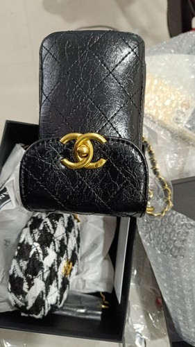 CHANEL BEAUTY Novelty Smartphone Pouch Shoulder Coin Case CHANEL BEAUTY Novelty Smartphone Pouch Shoulder Coin Case