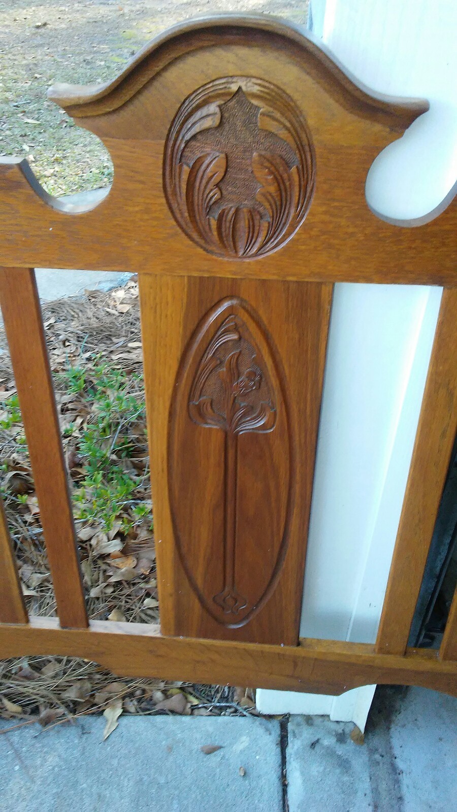 Beautiful Solid Wood  Antique Oak Double Bed