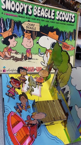 VTG Snoopy Beagle Scouts Colorforms 3D Schultz Toy Game Play Set Camp Peanuts