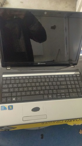 Fast gateway laptop 4GB Ram i3 intel, slim style great condition