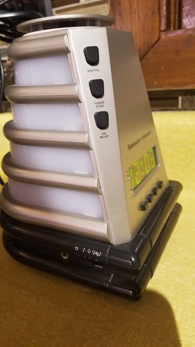 NICE Hammacher Schlemmer Clock Peaceful Progression Remington Aromatherapy Light