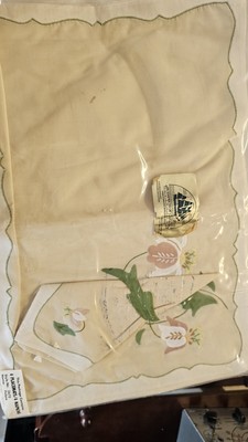 Vintage Empress Of China Linen  Placemats & NAPKINS Embroidered Needlework