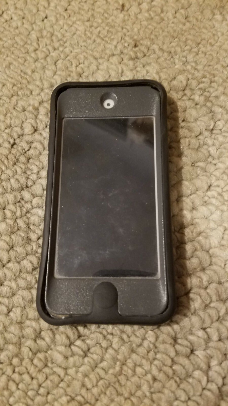 Apple iPod touch 5th Generation Red (32 GB) with OtterBox Defender Case Bundle