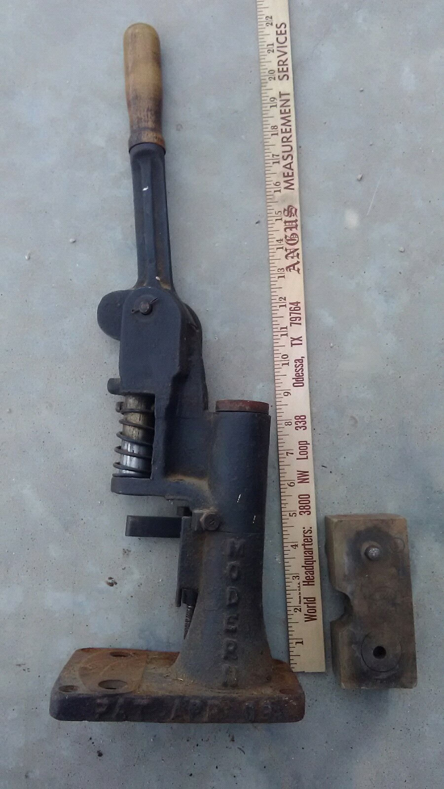 Immco Modern Vintage Old Chicago USA Button Press Machine