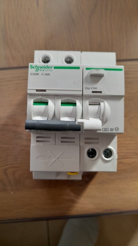 Disjoncteur Differentiel Ic60n  2p C 16a Et 30ma-Si  Schneider