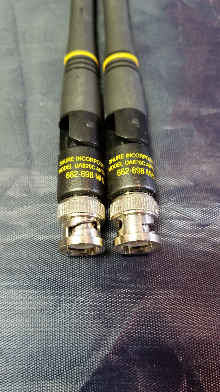 Shure UA820C  ½ Wave Omnidirectional Receiver Antenna 662-698 MHz (Sold as Pair)