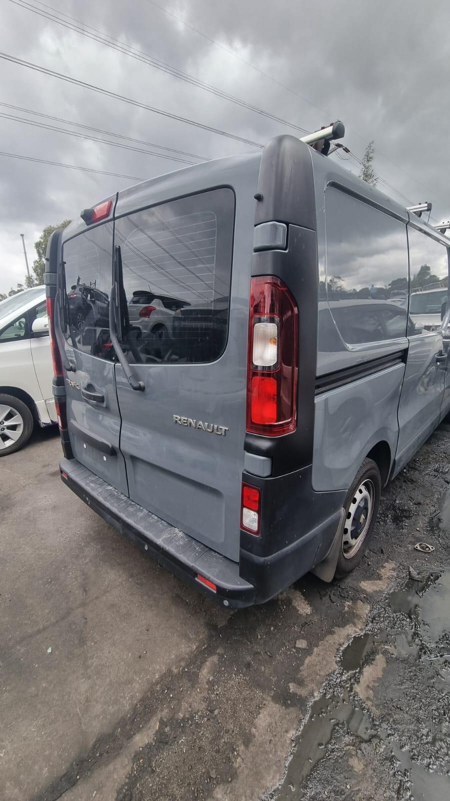 RENAULT TRAFIC 01/2015-12/2021 FRONT BUMPER BAR COLOUR CODED X82 - thumbnail 6