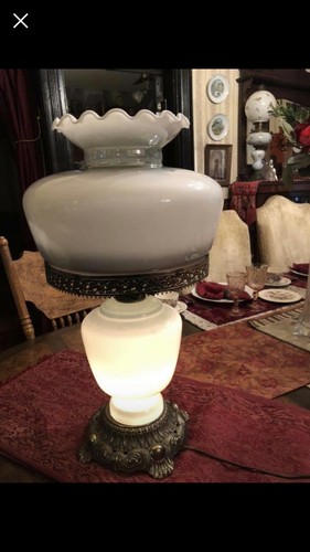 Vintage GWTW Gone with the wind hurricane Victorian Parlor Electric Table Lamp