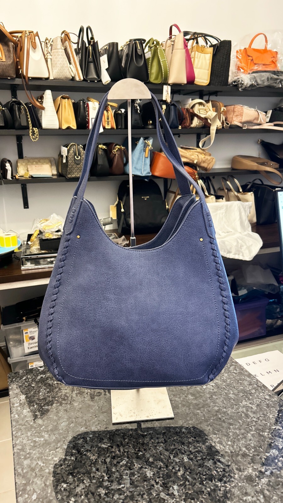 Style Co Whip-Stitch Soft 4-poster Tote Retail $89.50 | eBay