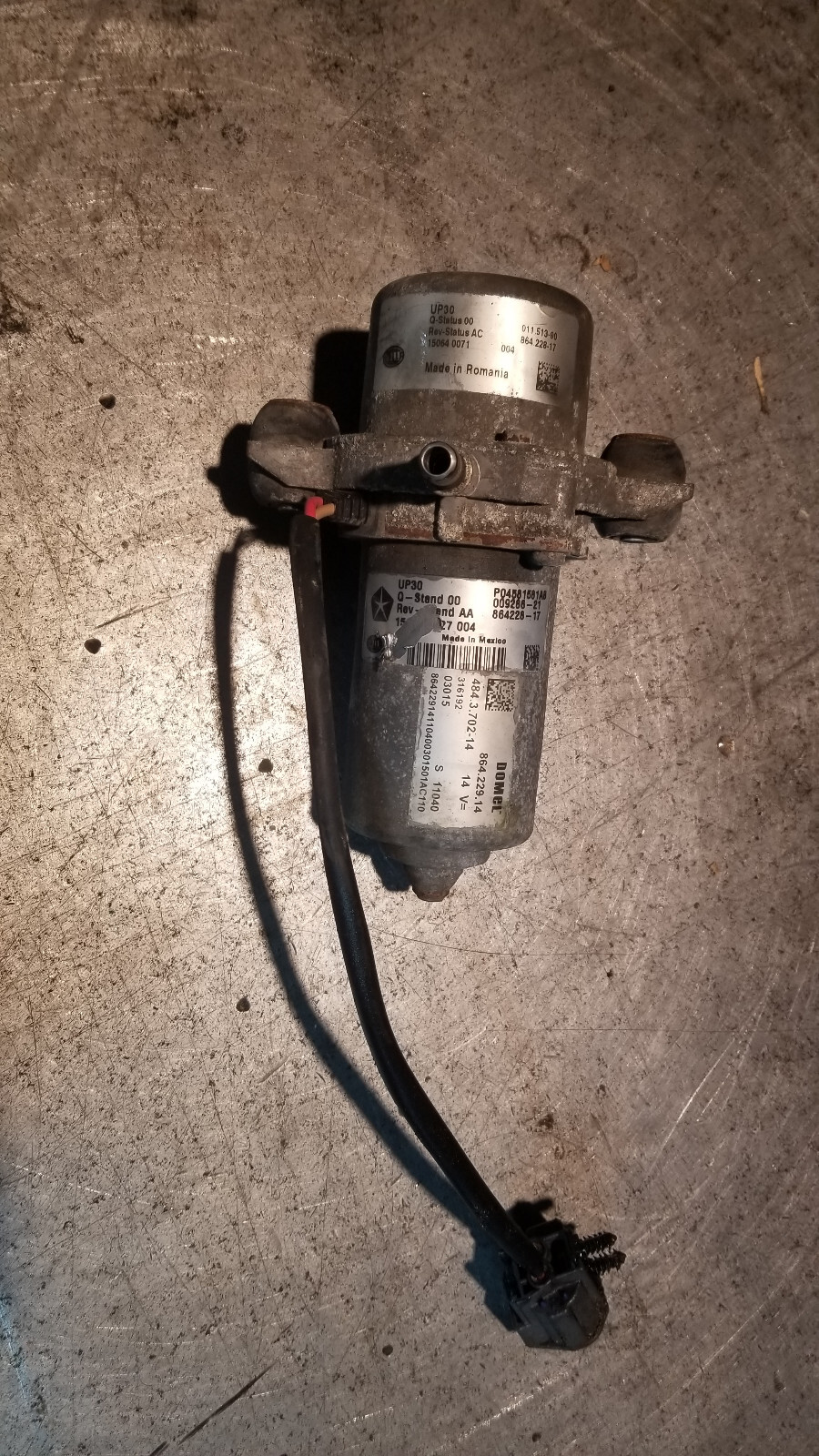 2011-2018 Dodge Ram 1500 Brake Booster Air Pump OEM P04581581AB - Picture 1 of 5