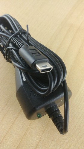 Genuine Original Official Car Charger for Nintendo DS Lite Tested And Works.