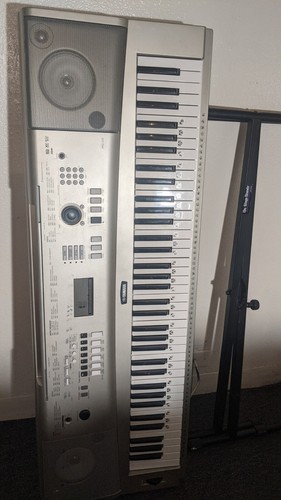 Yamaha YPG-235 Grand Electronic And Battery Keyboard