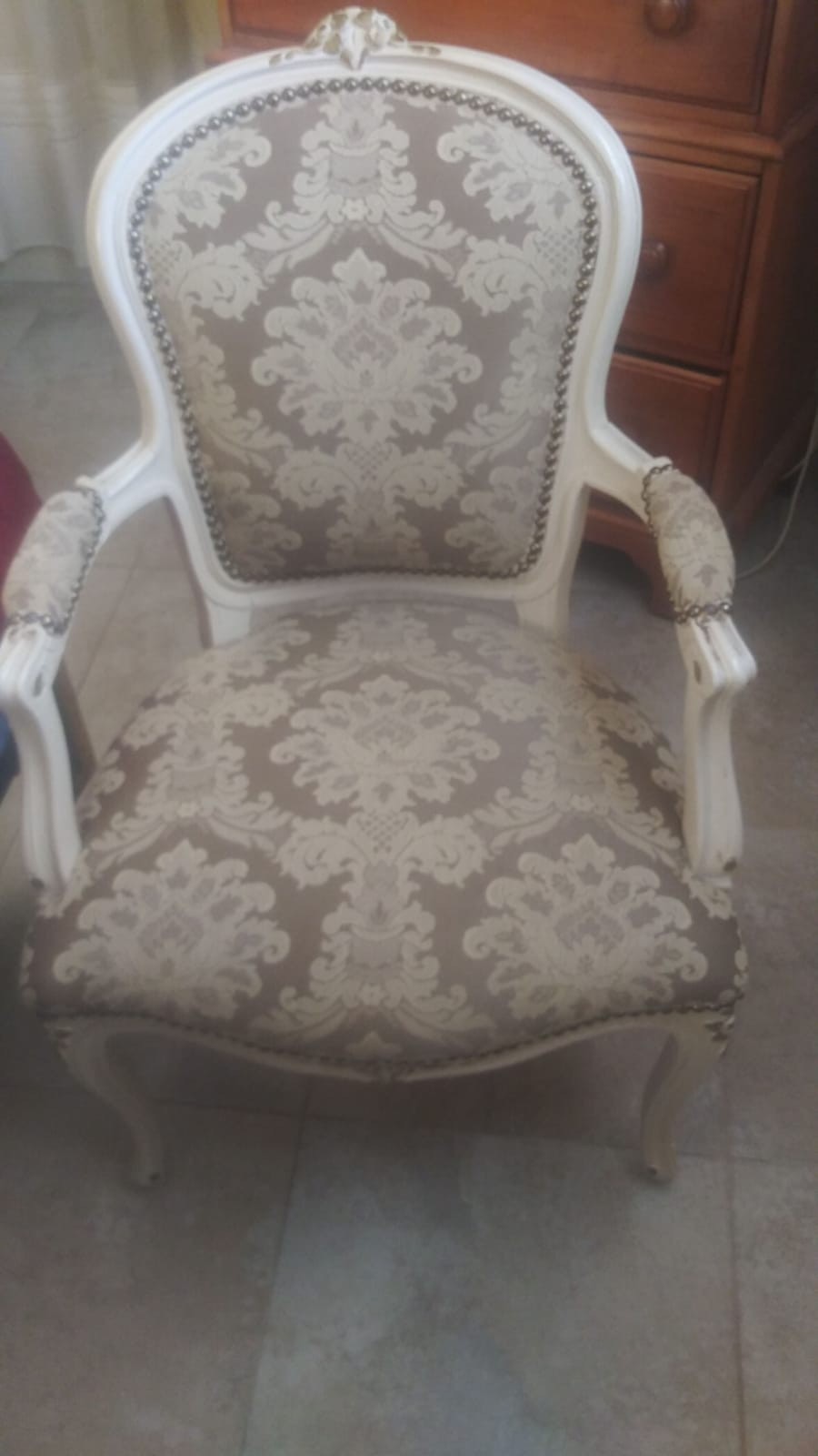 Louis XV Set of 2 Cream Colored Chairs