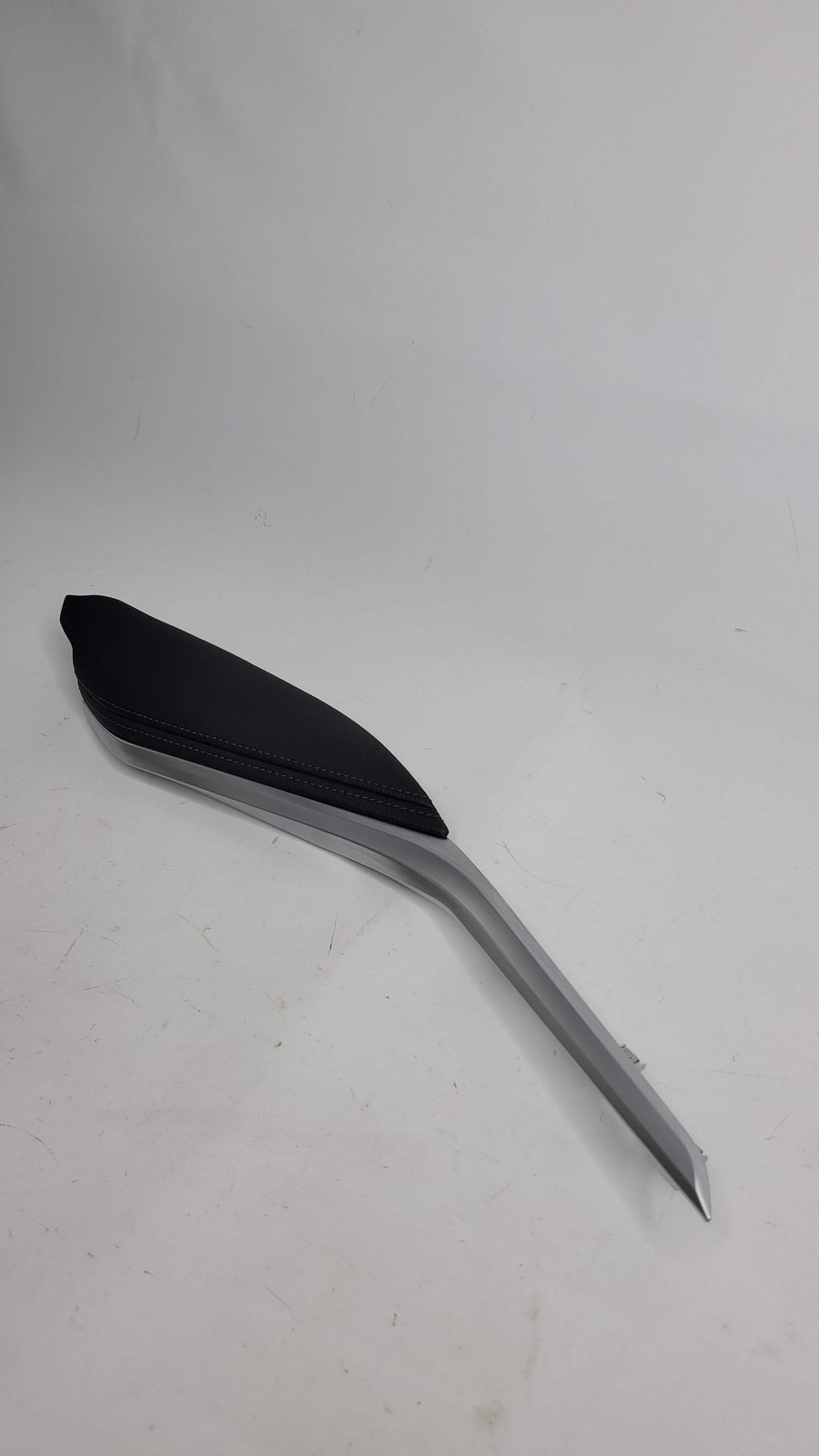 0 Unknown G80 M3 Driver Knee Leather Panel - 8088329-10 image 3