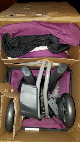 Graco Pack N Play Quick Connect Portable Napper Deluxe With Bassinet Purple-Gray