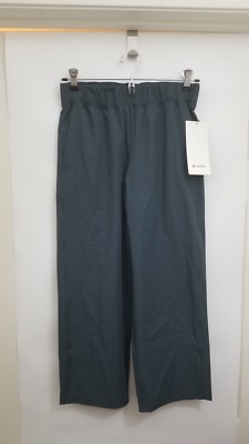 Lululemon Next Move Crop NWT Size 4 GRAV Gravity Green Relaxed Travel Commute 