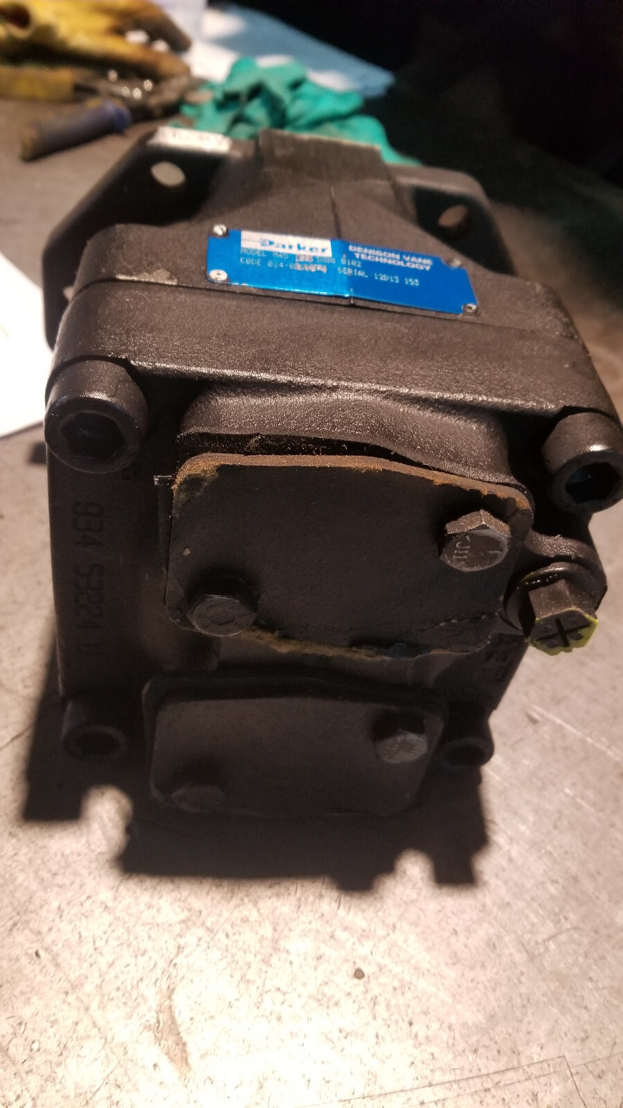 024-02154-0 PARKER DENISON M4D 138 3N00 B102 Medium Duty Vane Motor - Picture 9 of 12