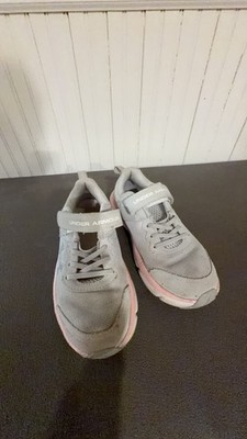 Under Armour Charged Girls Athletic Shoes Grey Pink Size 2.5Y US Pre-Owned