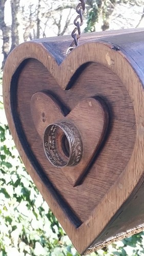 HANDMADE HEART SHAPED WOOD BIRDHOUSE, YARD