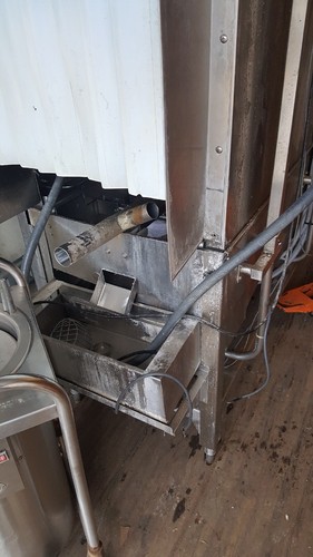 CMA E Temp Conveyor Dishwasher. Model# EST-66. 208-230 Volt 3 Phase 82X34X76