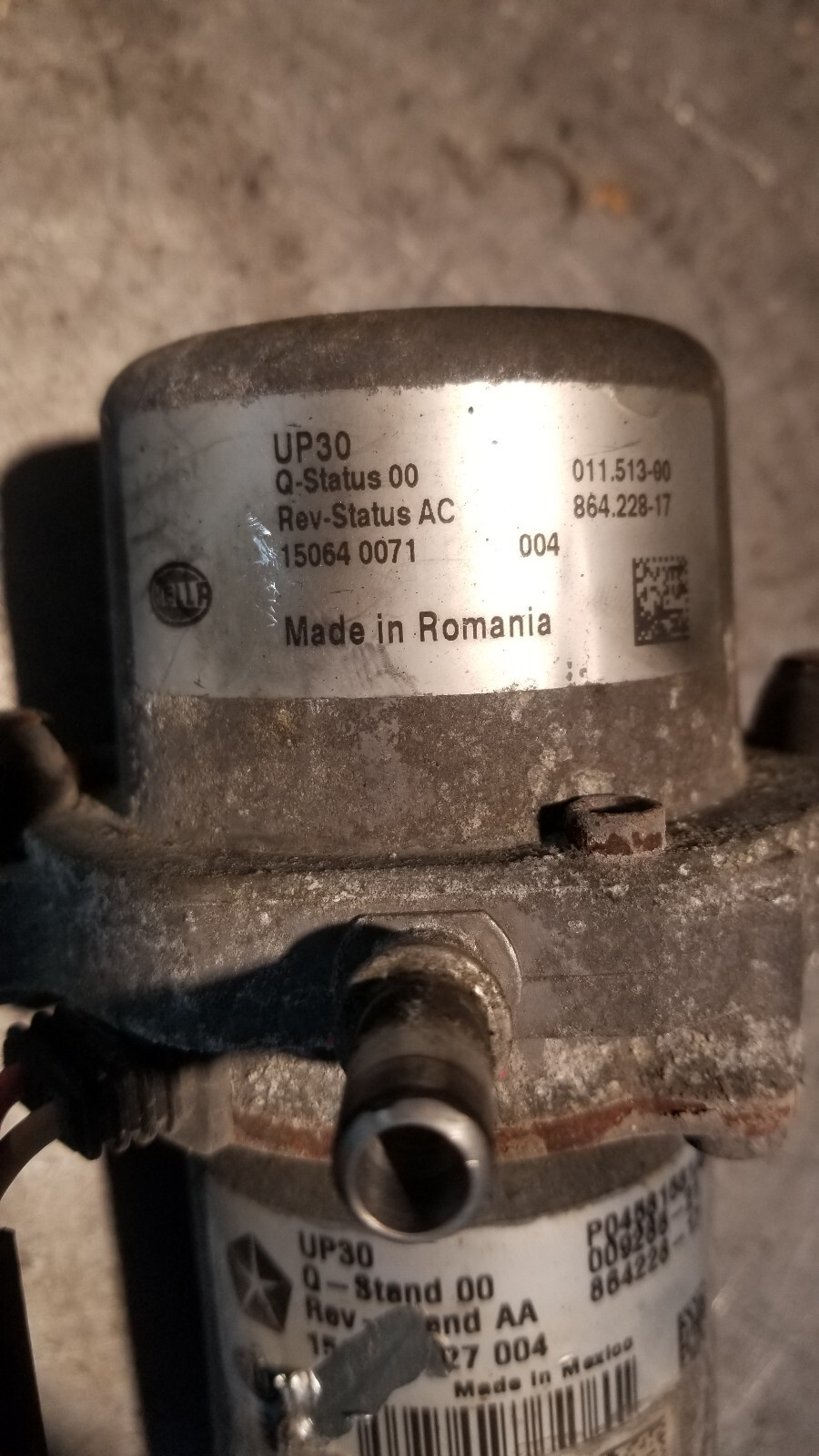 2011-2018 Dodge Ram 1500 Brake Booster Air Pump OEM P04581581AB - Picture 4 of 5