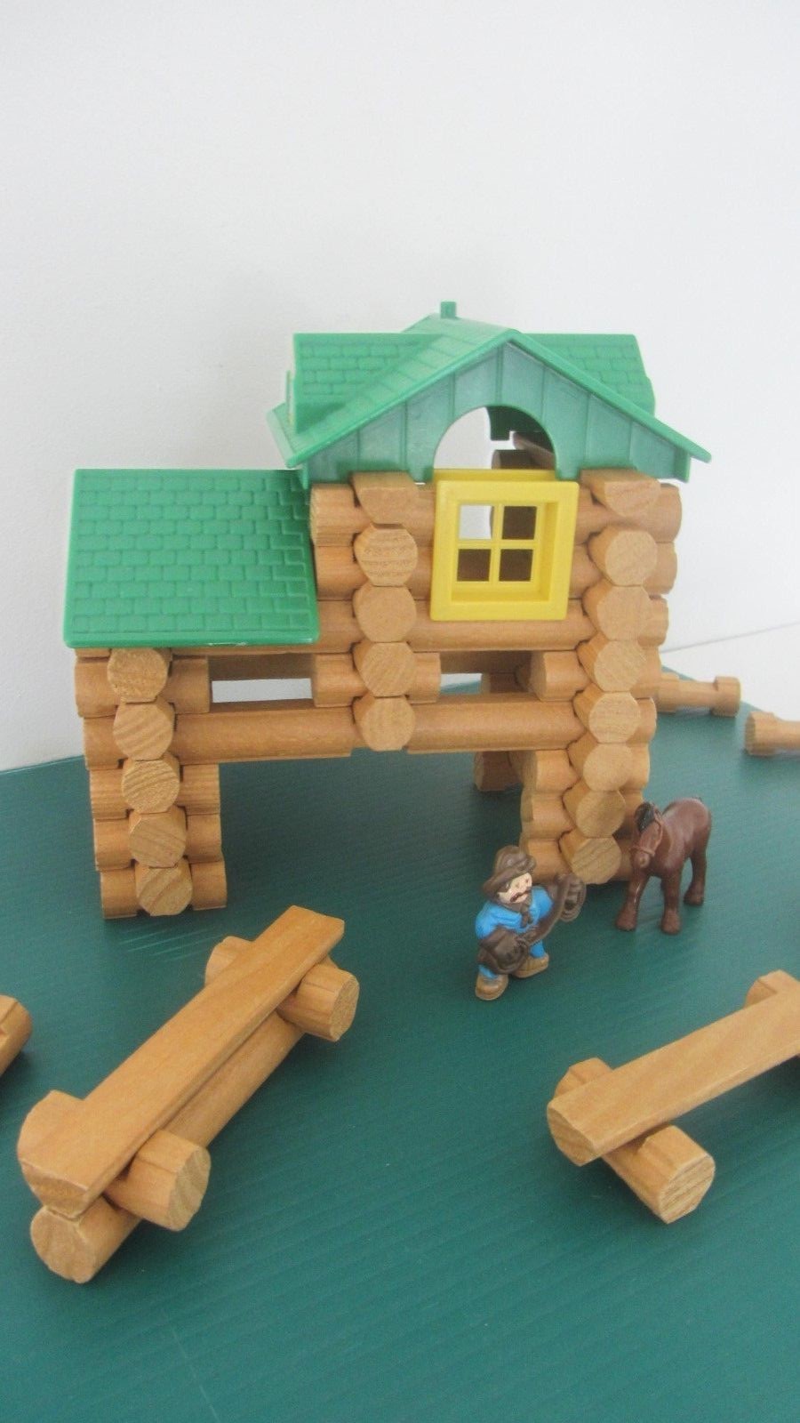 THE ORIGINAL LINCOLN LOGS BUILDING SET WITH REAL WOOD LOGS 
